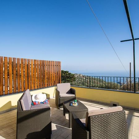 Magdalene'S House - Sea View Terrace Apartment Маса Лубрензе Екстериор снимка